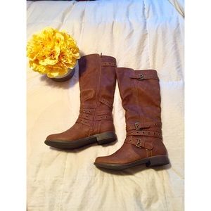 NEVER WORN JUST FAB BOOTS